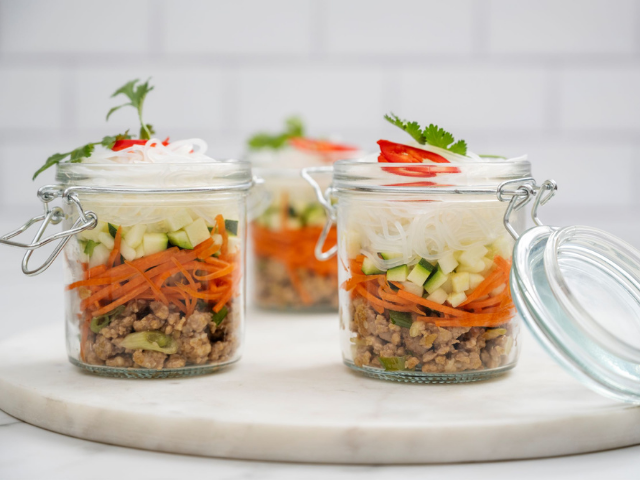 Pork instant noodle pots